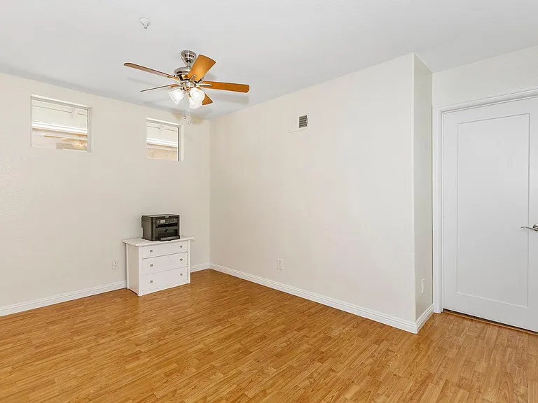 270 Brookview Ct — Photo 16