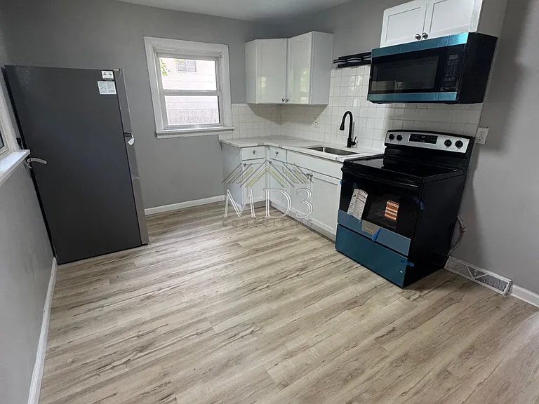 230 Connolly Dr — Photo 6
