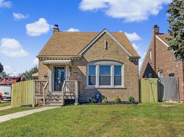 3bd 2.0ba 1,300sqft — 11256 S Avenue L, Chicago, IL 60617