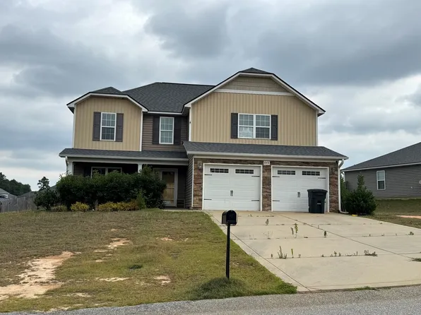 848 Screech Owl Dr, Hope Mills, NC 28348