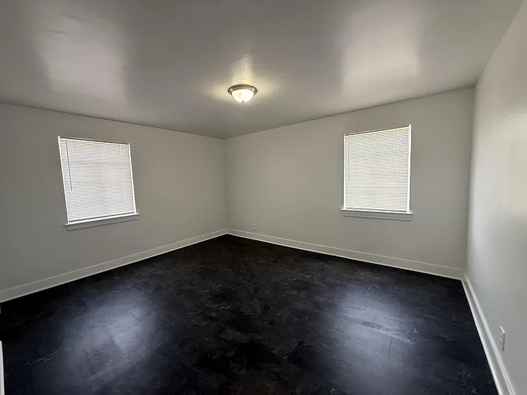 2331 Memorial Ave SW #10 — Photo 4