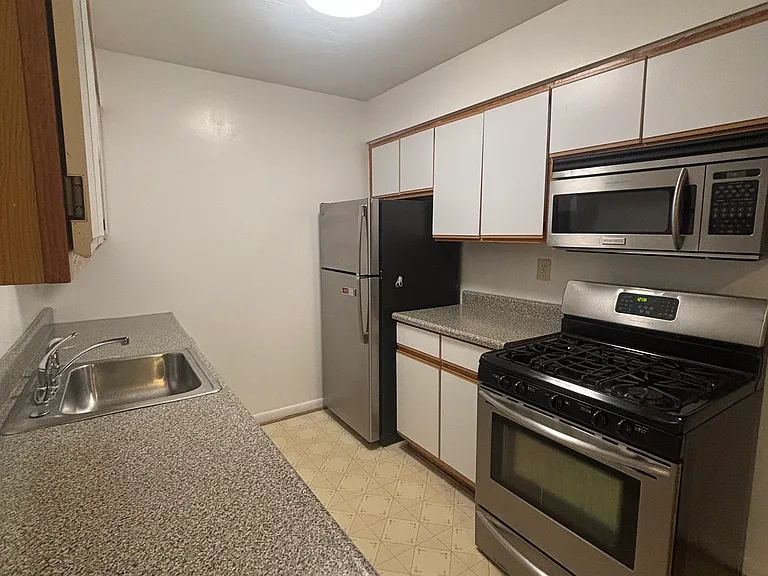 8812 35th Ave — Photo 7