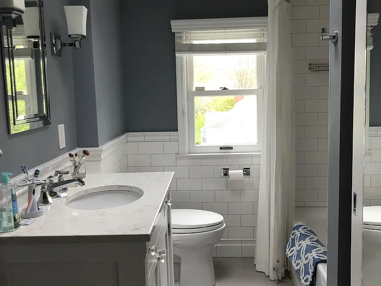 UL Full Bathroom
