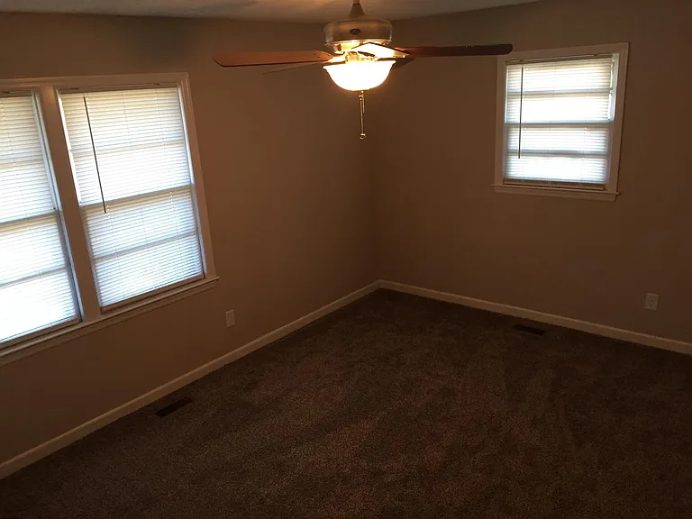 Bedroom 1 ( Master)