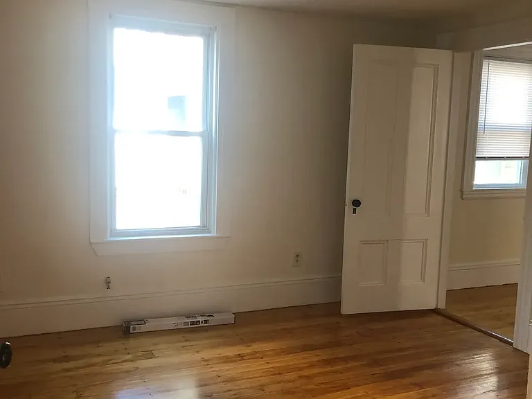 632 E 7th St #2 — Photo 5