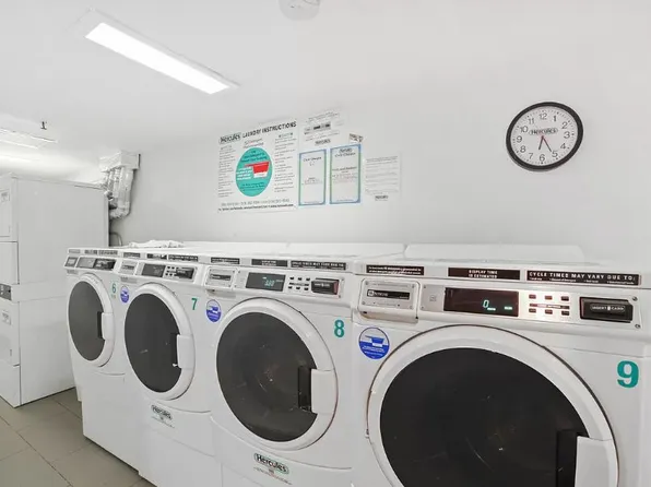 207 East 37th Street image 12 of 16