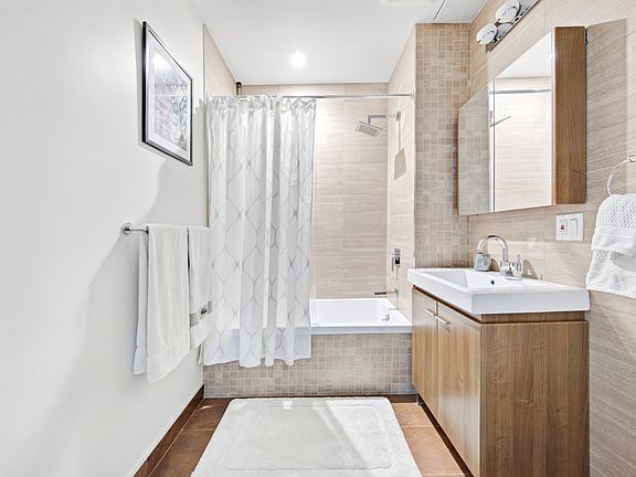 5th image of 531 Vanderbilt Ave APT 4B