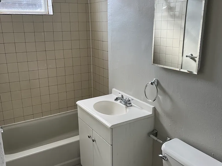 1216 S 15th St #1B — Photo 2