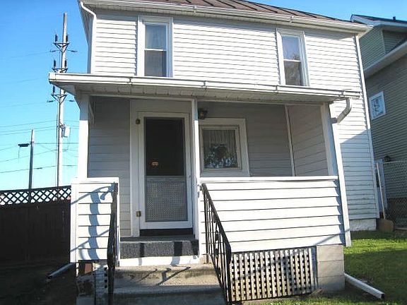 3rd image of 110 E 9th St