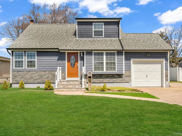 232 30th Street, Lindenhurst, NY 11757