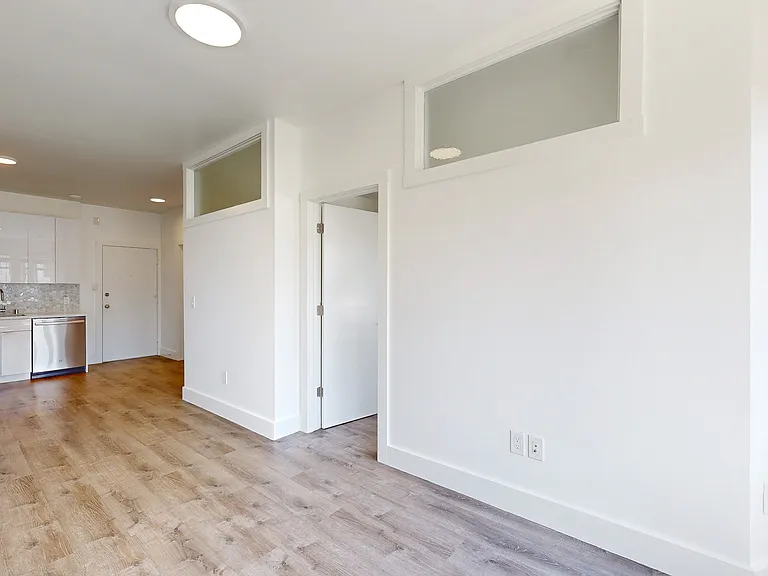 812 Eddy St #405 — Photo 4
