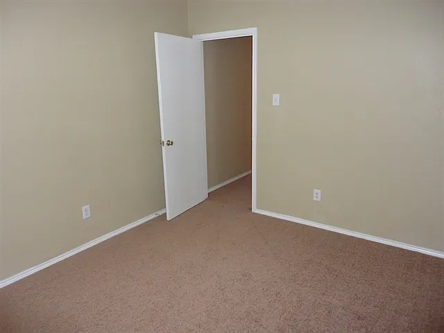 7040 Lindentree Ln — Photo 7