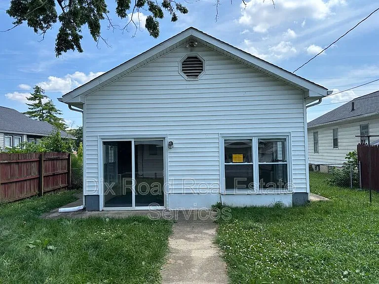 708 Webster Ave — Photo 4