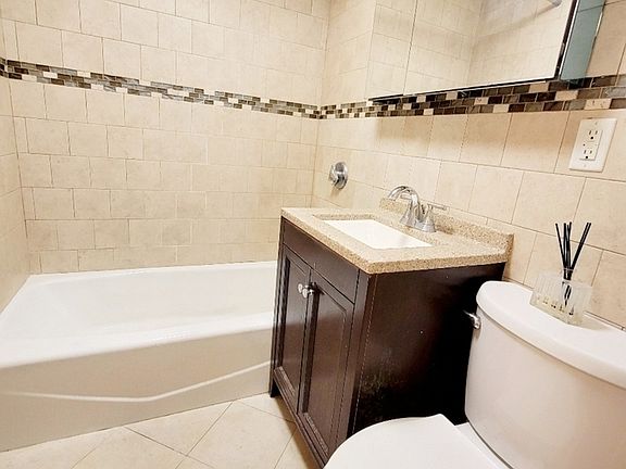 4th image of 338 W 88th St #2A