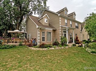 1N264 Farwell St, Carol Stream, IL 60188