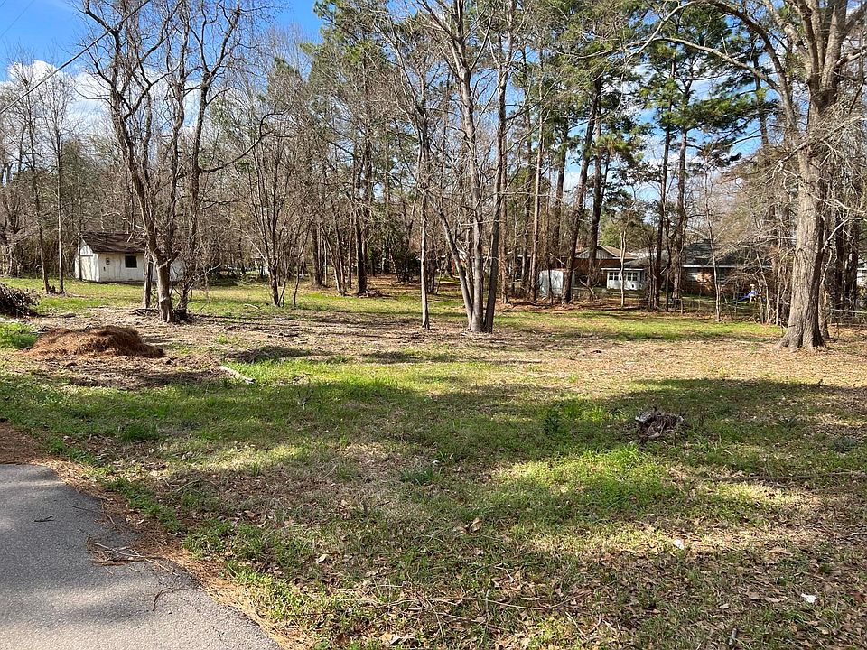 2nd image of 3309 Rosewood Dr