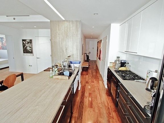 5th image of 2 Northside Piers APT 12G