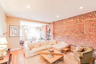 594 Henry Street, #TOP-FLOOR