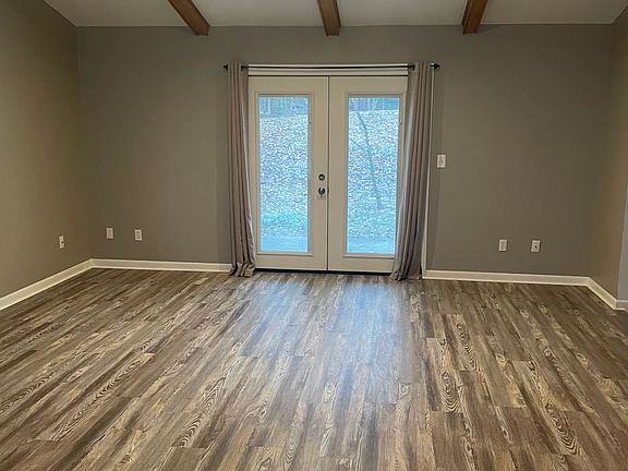 4th image of 5307 N Oaks Dr