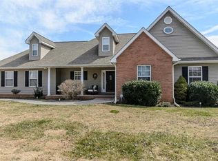 2056 Strawberry Dr, New Market, TN 37820
