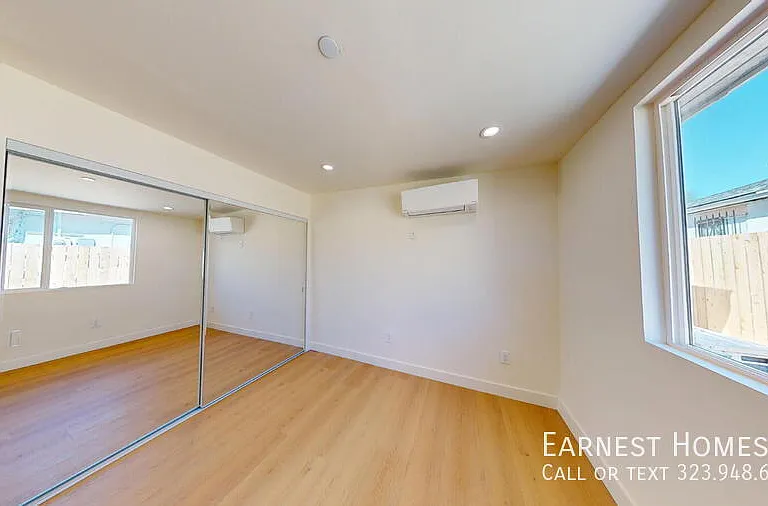 6443 Satsuma Ave — Photo 8