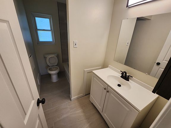 4th image of 30801 Birchwood St
