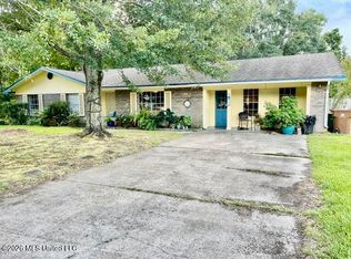 751 Canterbury Dr, Biloxi, MS 39532