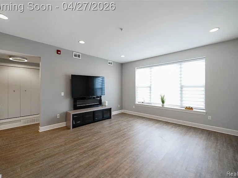 1230 Diamond Ct #E — Photo 18