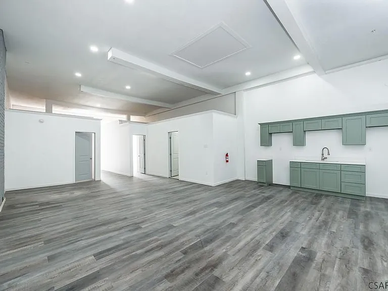 215 Franklin St #302 — Photo 2
