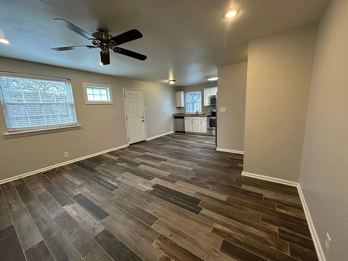 Building Photo - 1017 Villa Pl #B