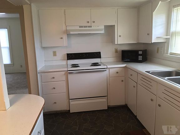 5th image of 104 S 1st St