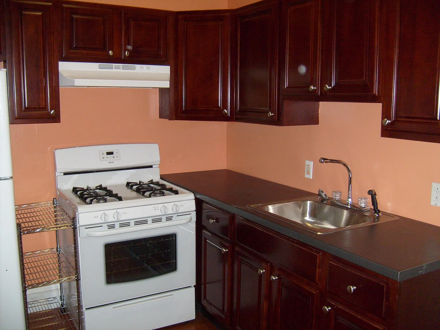 1 bed, 800 sqft, $1,200 — Photo 3