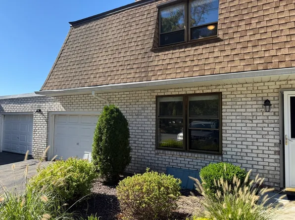 14 Granby Hts #14, Granby, MA 01033