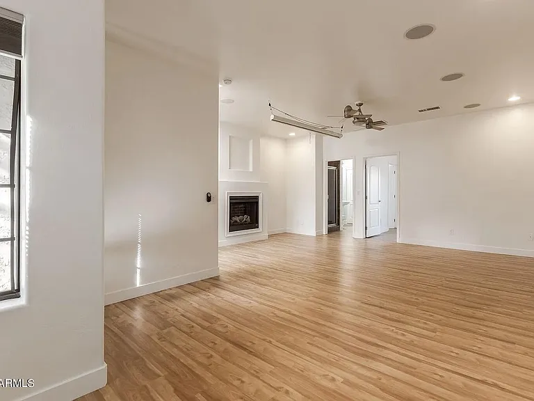 3447 E Lance Ln — Photo 2