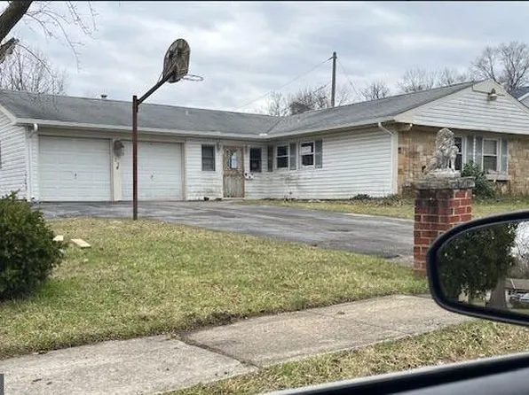 35 E Ln, Willingboro, NJ 08046