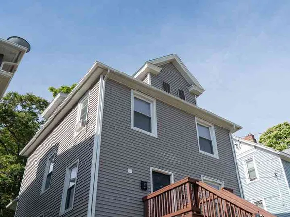 411 E 8th St, Davenport, IA 52803
