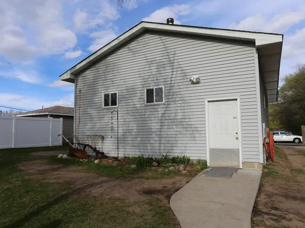 2626 Wingfield Ave, Anoka, MN 55303