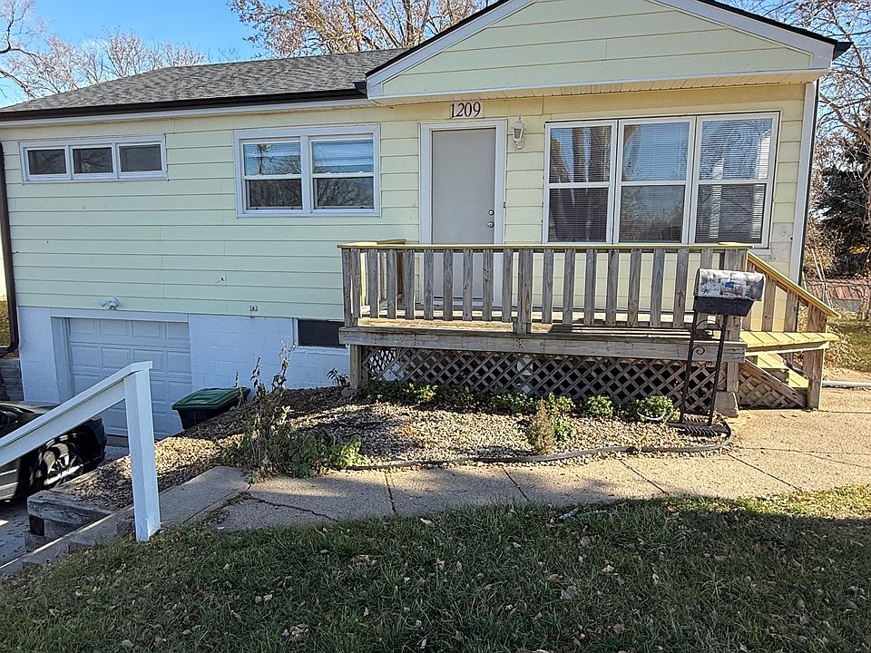 1st image of 1209 N 72nd St