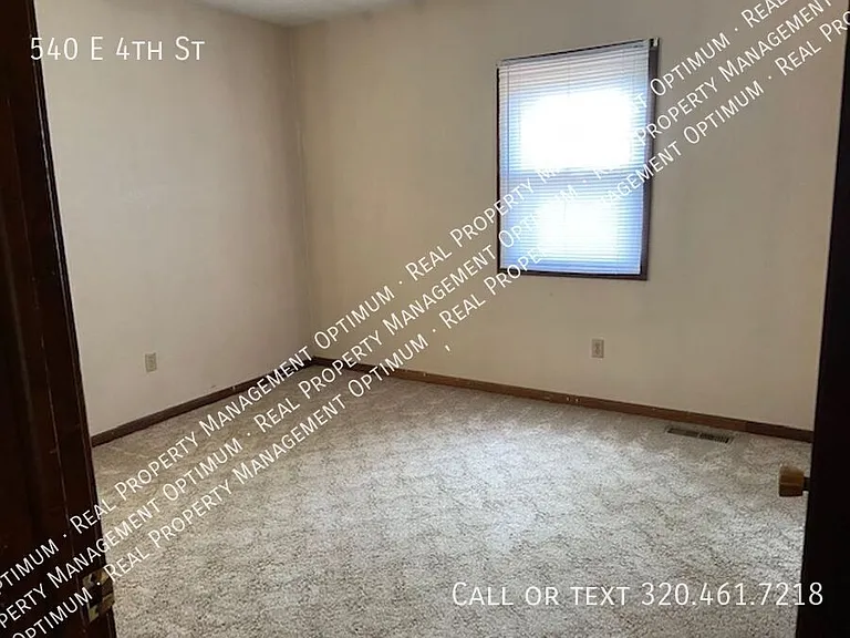 540 E 4th St — Photo 11
