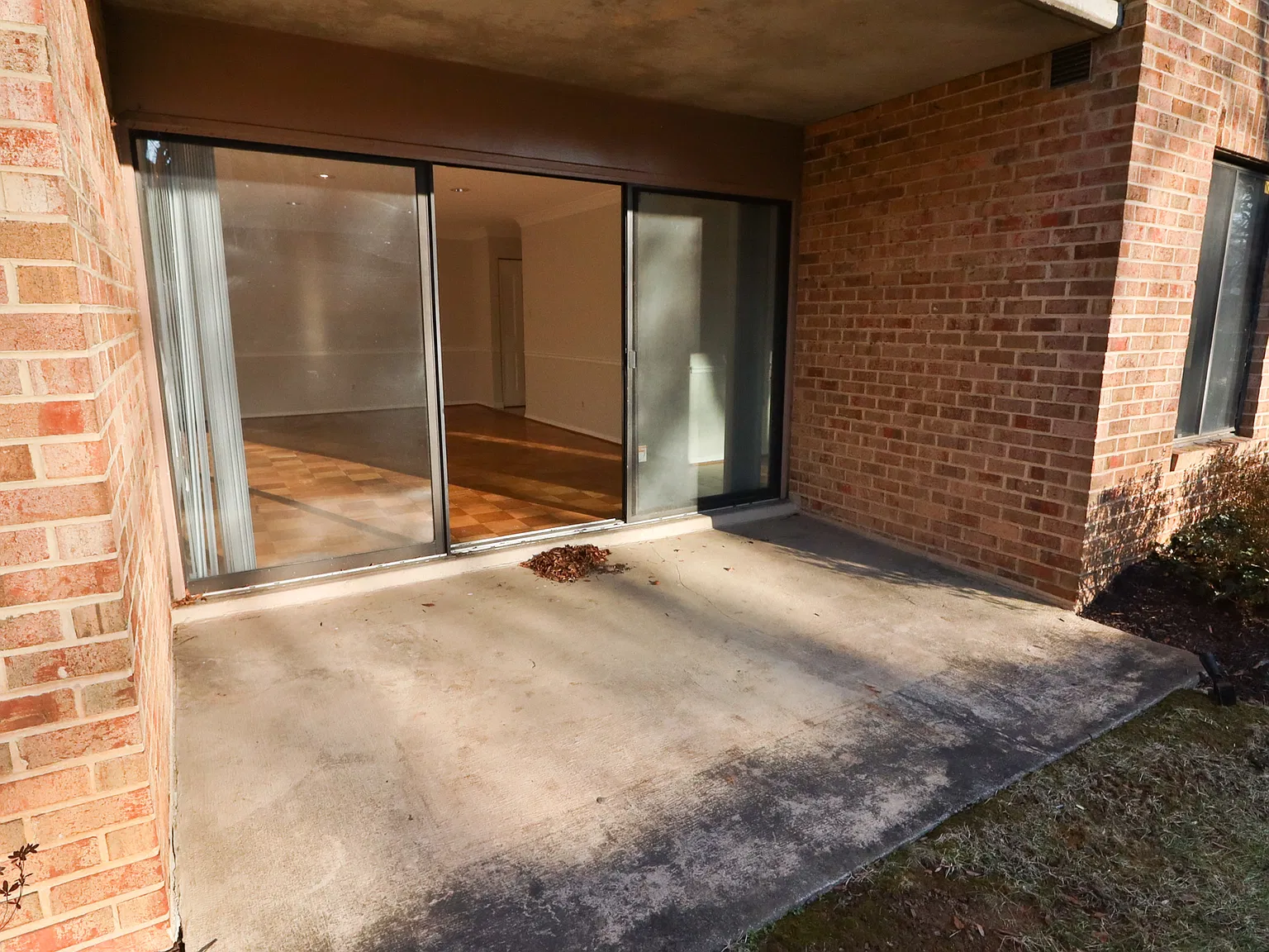 11415 Commonwealth Dr — Photo 2