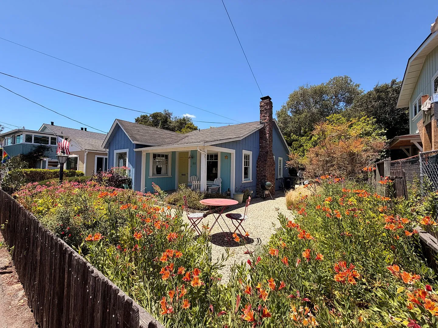 Charming 2BR/1BA Beach Cottage - Walk to Capitola Village! — Photo 3