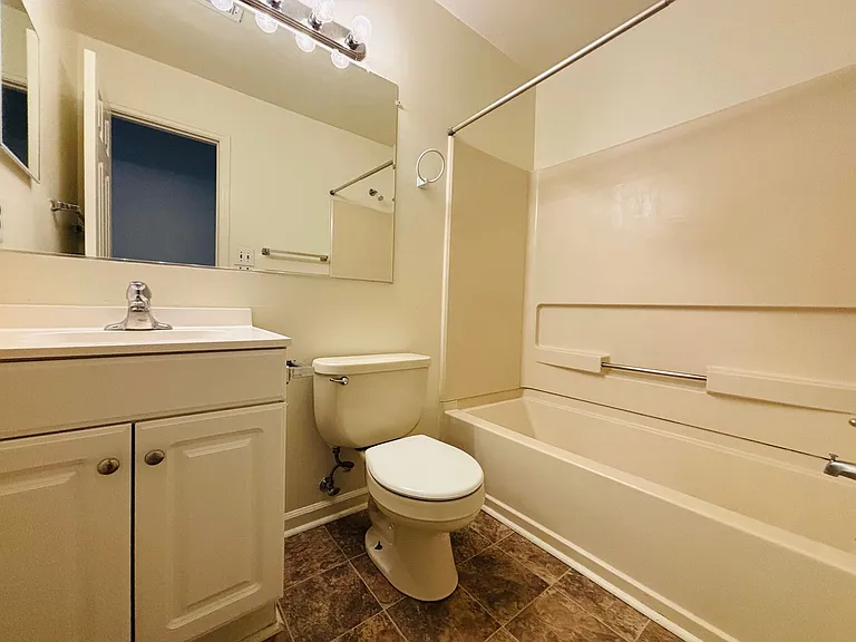 401H Berryfield Ln — Photo 7