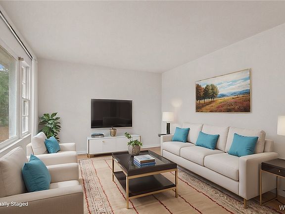 4th image of 206 22nd Ave E