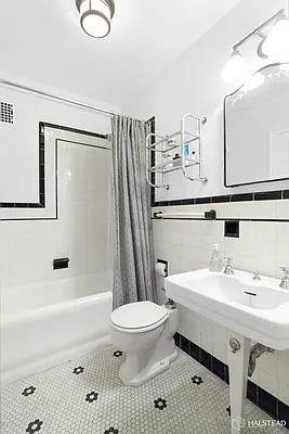 Rented by Halstead Real Estate | media 14