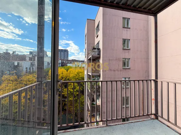 1810 3rd Avenue image 2 of 11