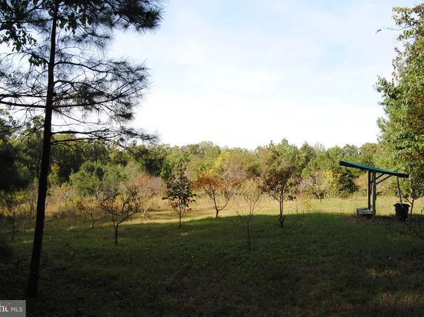 Trigger Ln, Colonial Beach, VA 22443
