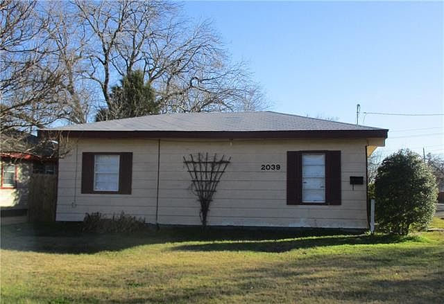1st image of 2039 Fort Worth St