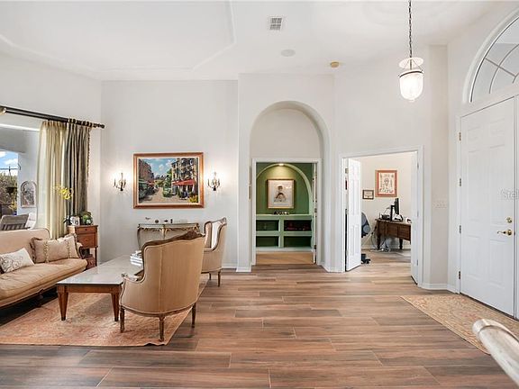 3rd image of 4979 Keeneland Cir