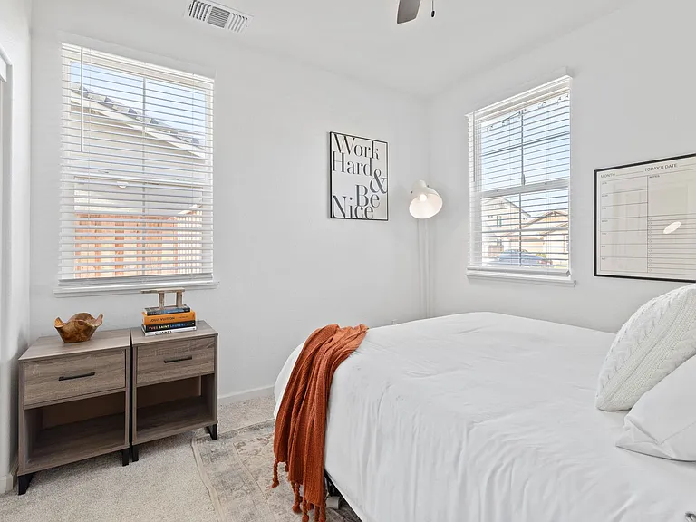 894 Fulton Way — Photo 3