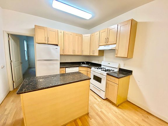 3rd image of 2706-2710 Bryant St #2706.5